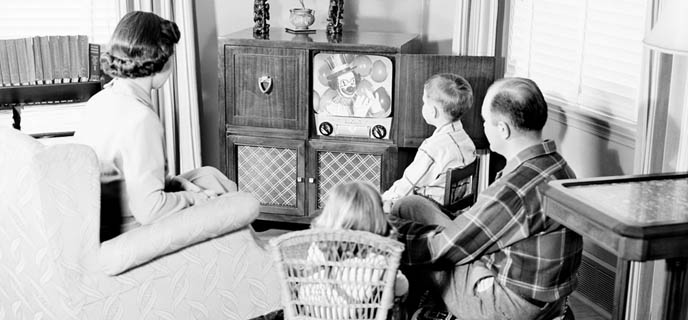 Contra la televisión, desde el sofá de casa